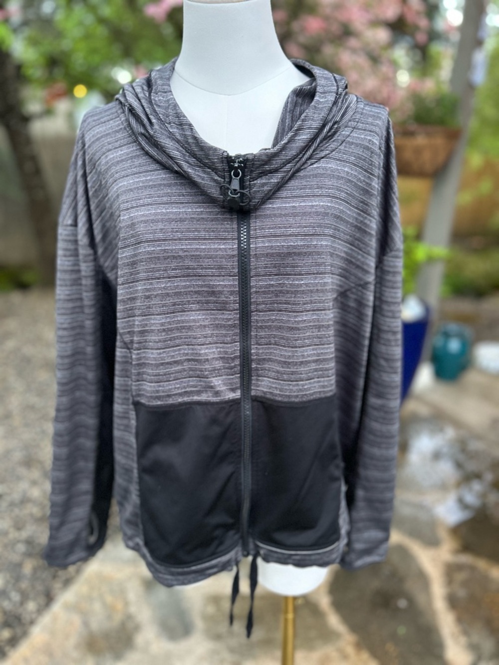 Livi - Striped Zip-Front Hooded Jacket in Heathered Gray and Black